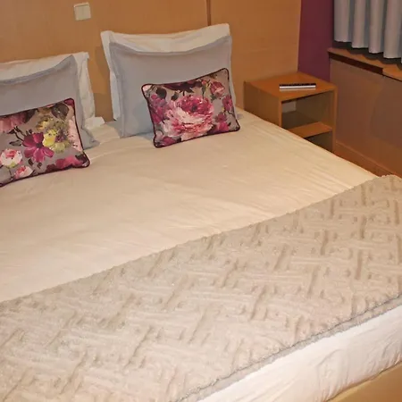 Residencial Paranhos 住宿加早餐酒店 3*