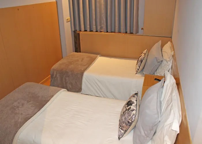 Alojamento de Acomodação e Pequeno-almoço Residencial Paranhos 3*