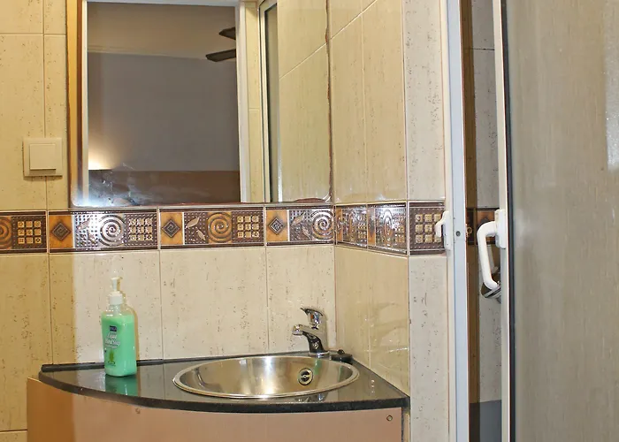 Alojamento de Acomodação e Pequeno-almoço Residencial Paranhos Porto