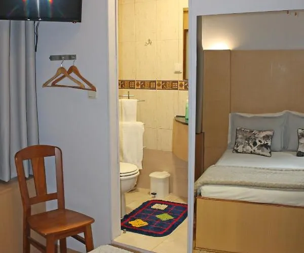 Bed & Breakfast Residencial Paranhos 3*