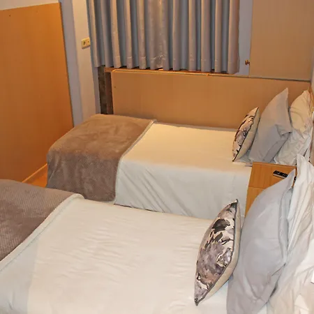 Bed & Breakfast Residencial Paranhos 3*