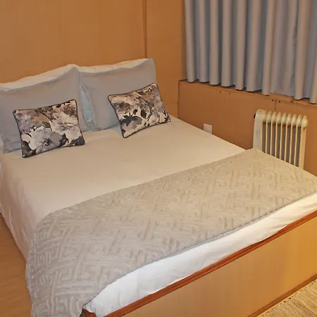 Residencial Paranhos Bed & Breakfast